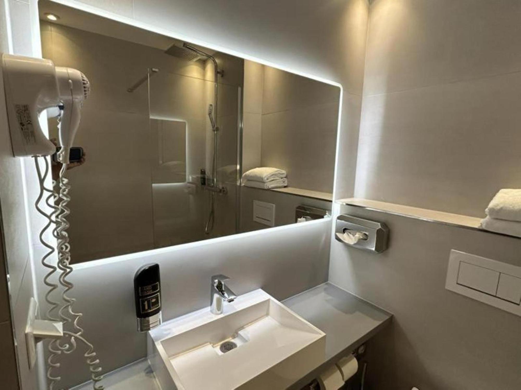 Zi Hotel Karlsruhe Kültér fotó
