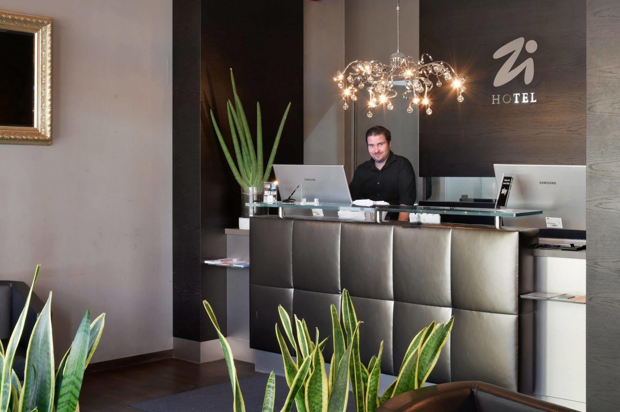 Zi Hotel Karlsruhe Kültér fotó