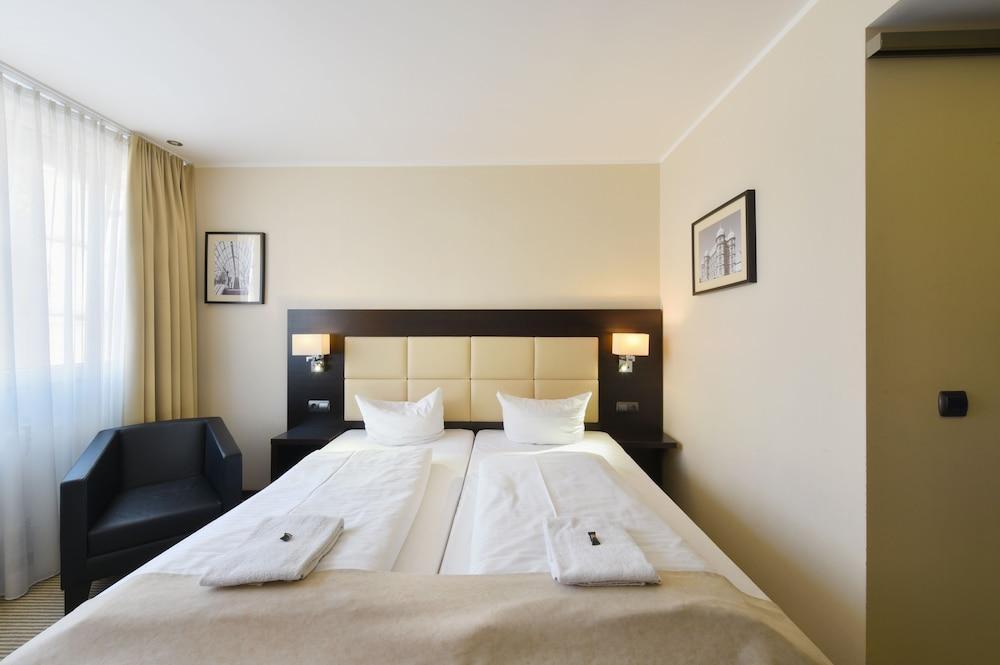 Zi Hotel Karlsruhe Kültér fotó